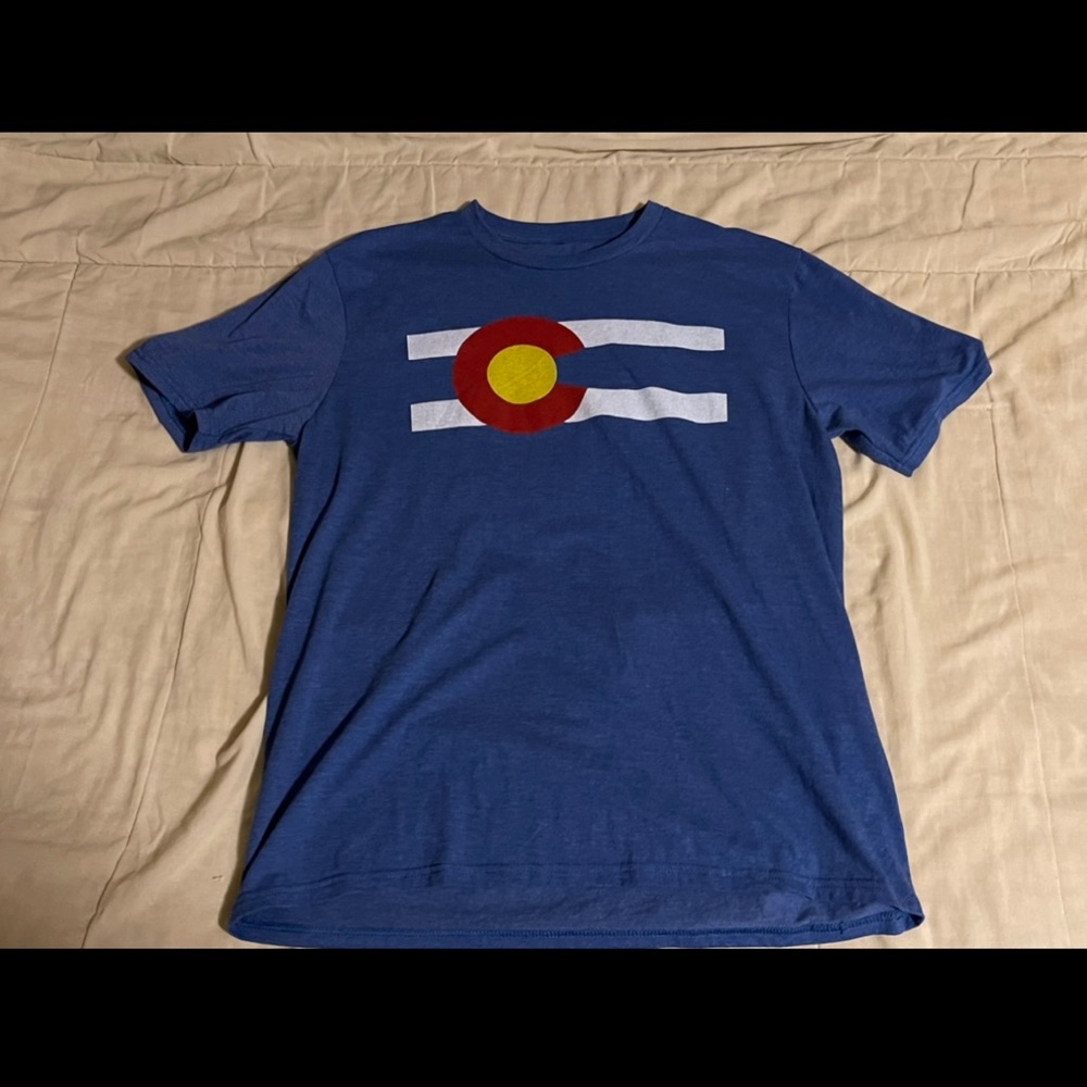 Colorado logo/flag T-shirt - men’s large - Navy blue